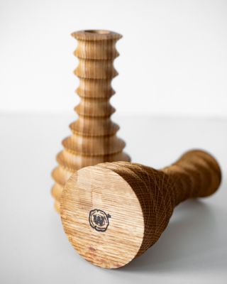 Vneste do svého domova kousek přírody s naší ručně vyrobenou dřevěnou vázou ✨. Každý detail je pečlivě zpracován s láskou...